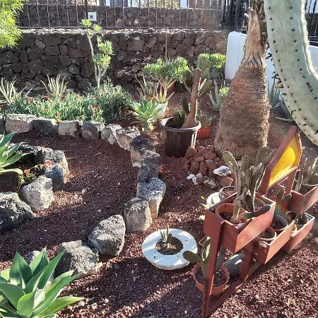 Artsy Casa Timanfaya, *