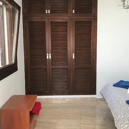 Artsy Casa Timanfaya, Playa Blanca Apartment