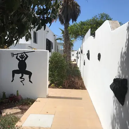 Artsy Casa Timanfaya, Playa Blanca *